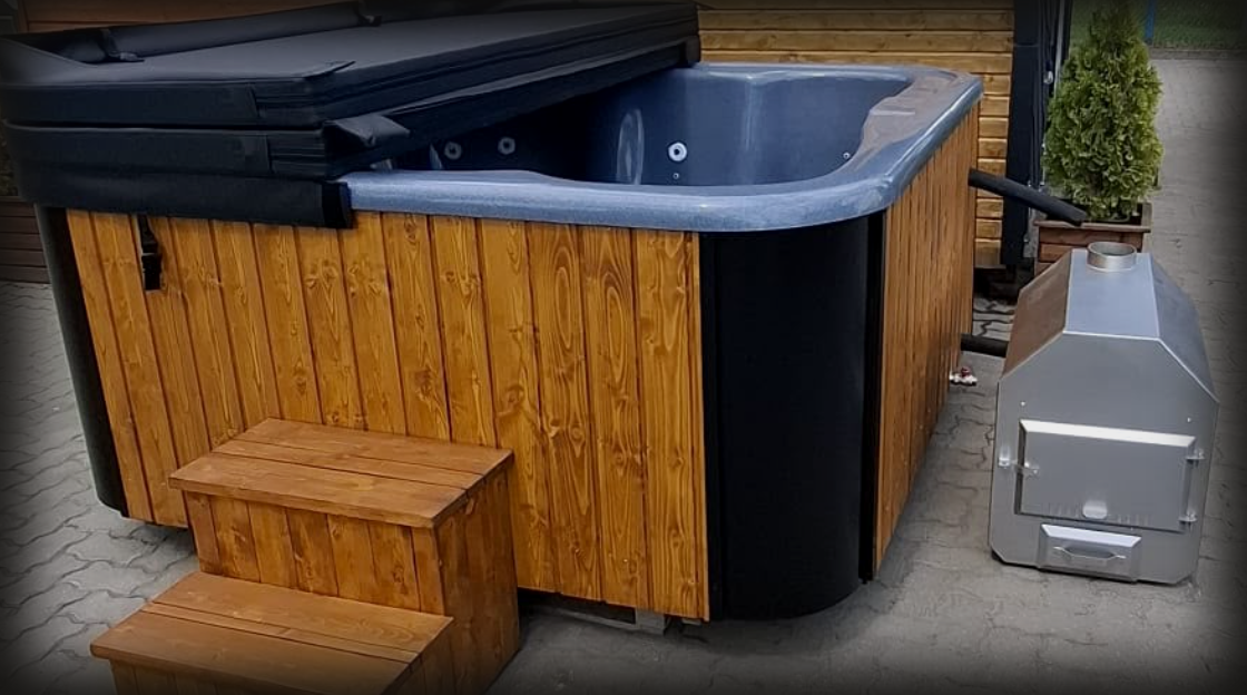 Quadro Max 245 – Großer eckiger Hot Tub mit Luxus-Liegefläche (1.900 l)